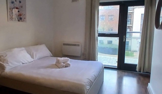 Spacious 2Bed Aparment-Only15Minutes to City