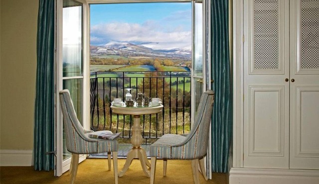 Step House Hotel