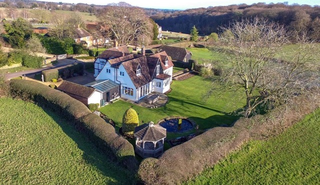 Stunning country house (Bix, outside Henley)