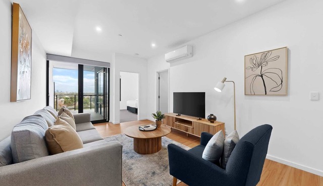 Stylish 2 Bed Apartment with New Furnishings