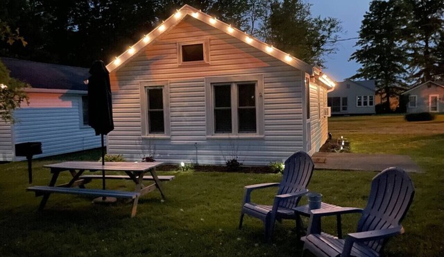 Super Cute 2 Bedroom Lake Erie Cottage in GOTL