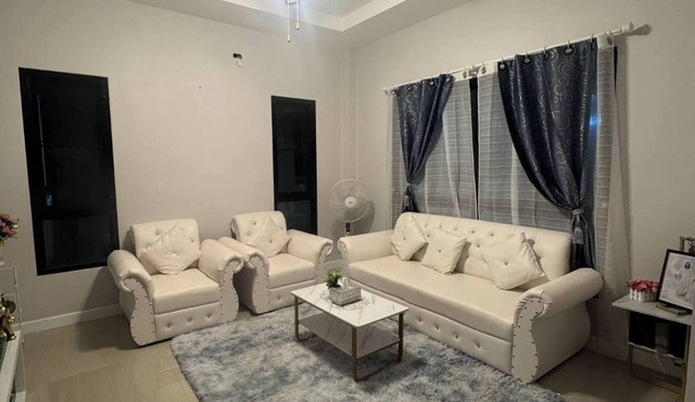 Peaceful Oasis with Family-Friendly Charm