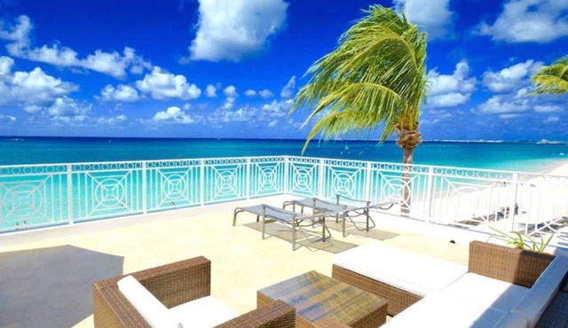 Ultimate Beachfront Penthouse | Seven Mile Beach