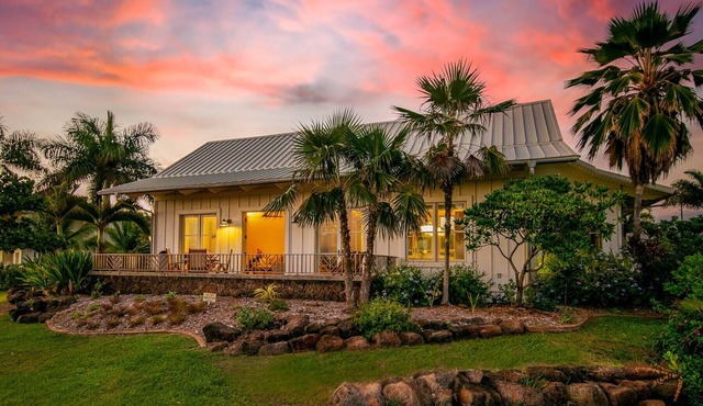 Ultimate in "Cool" - Amazing Design.Ocean/Sunset Views A/C .TVNCU #5007
