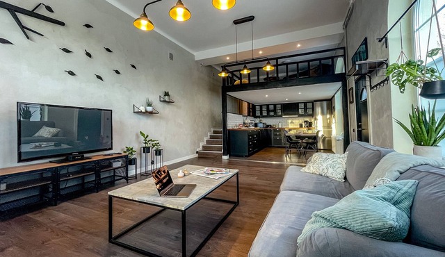 Unique, spacious and central loft with 2.5 bedrooms
