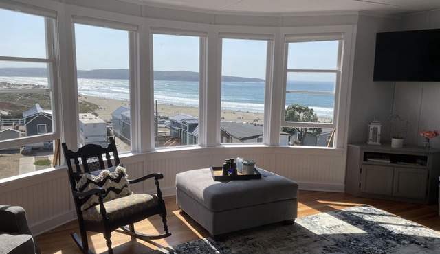 Unobstructed ocean views in a cozy setting