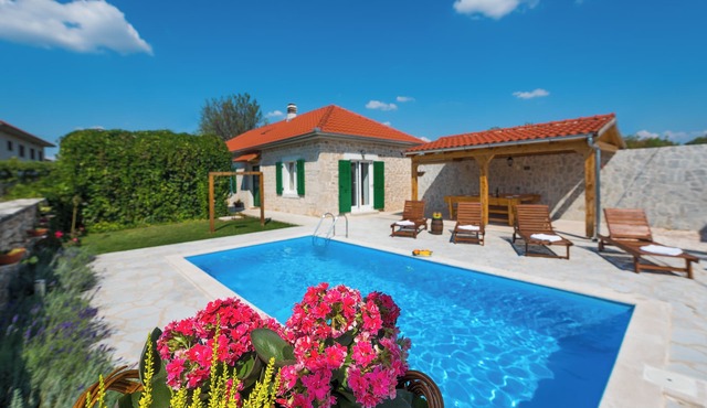 Vacation home Ana with pool in Krka National Park - Šibenik-Knin County- Croatia
