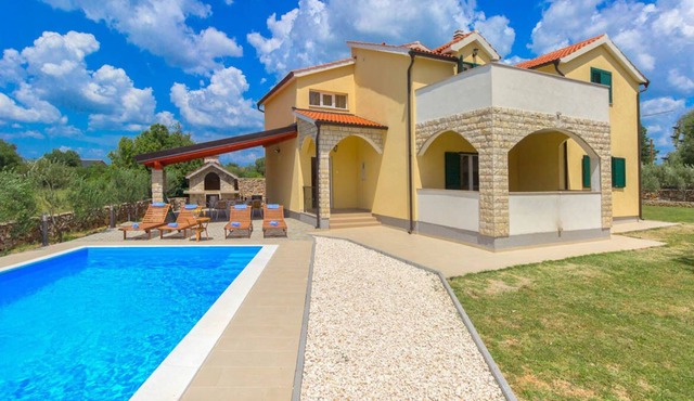 Villa Cera - Four Bedroom Villa, Sleeps 8