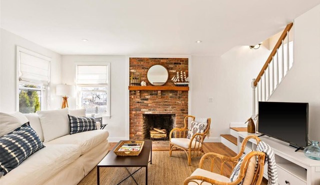 Walk To Town - Beautiful Edgartown House