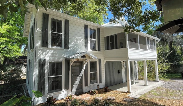 Yaupon Cottage - Unique 2-bedroom in DeLand