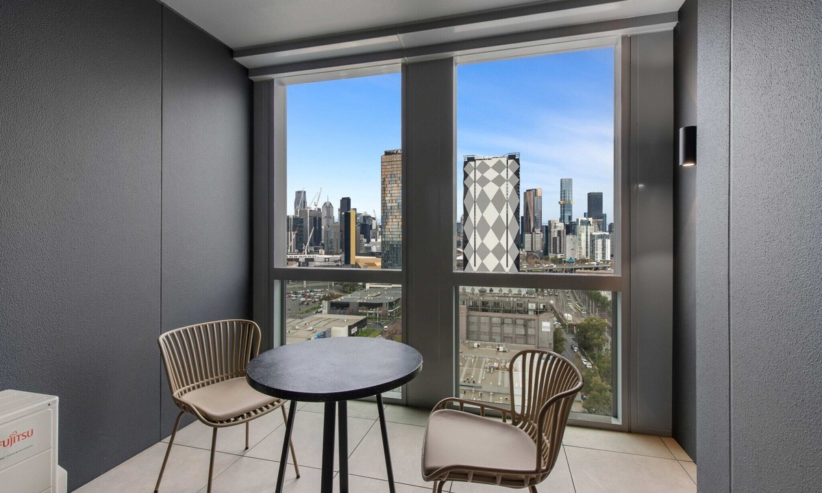 South Melbourne Apartment | 1-Bed Resort with Study and Gym