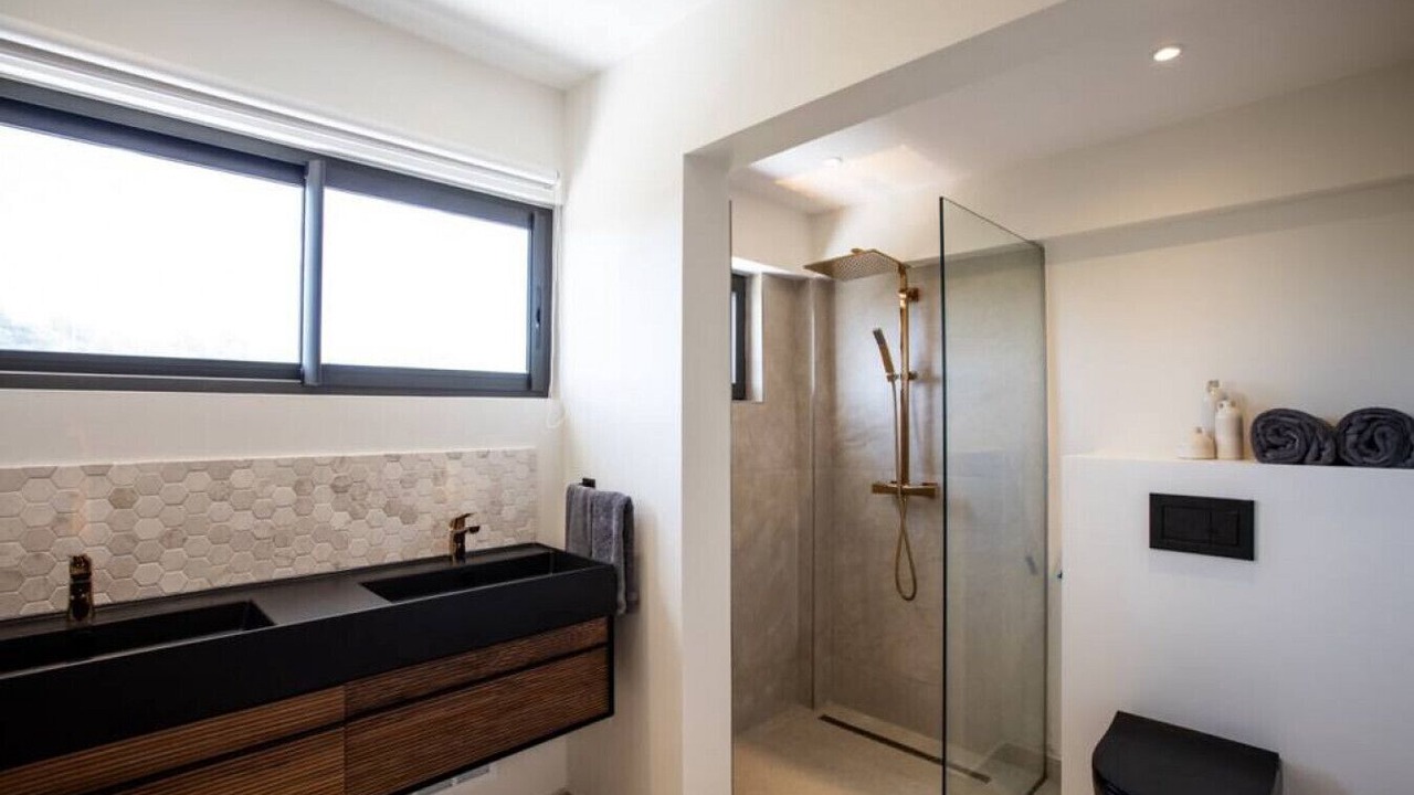 Photo of Bathroom in Les Terres Basses