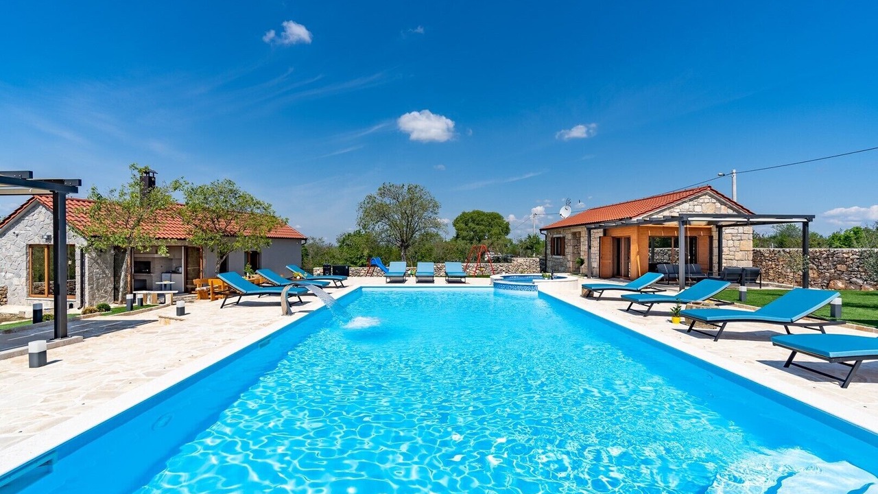 Photo of Outdoor in Oklaj
