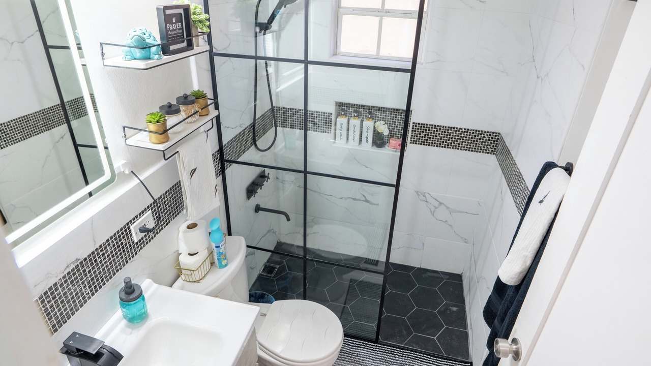 Photo of Bathroom in Tower Isle