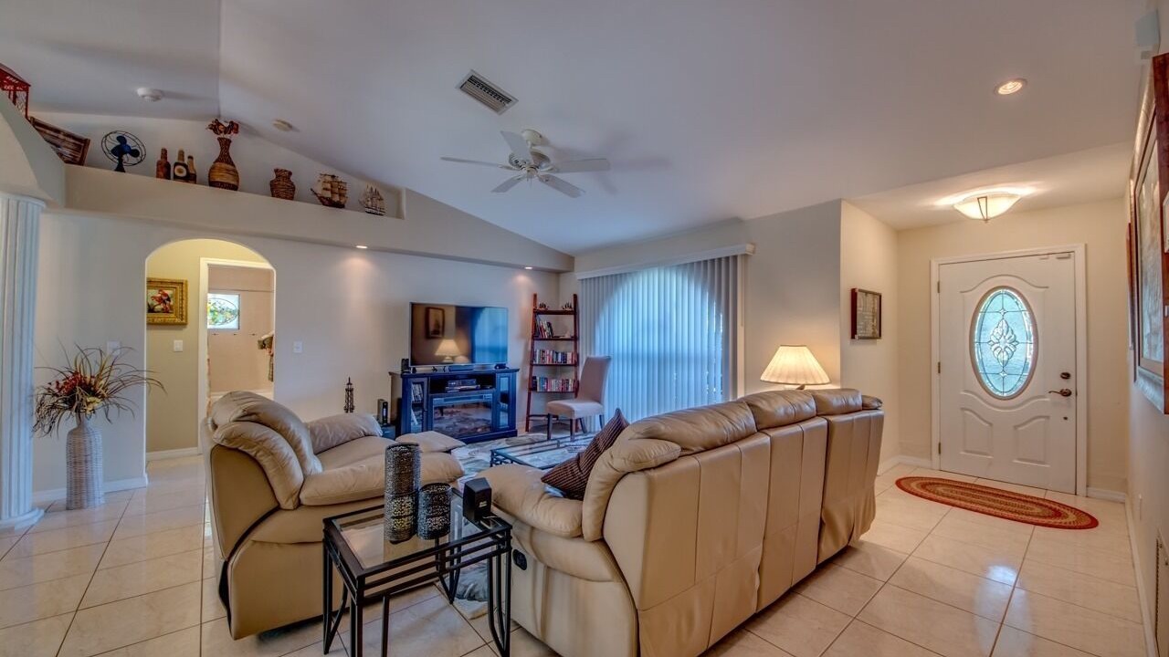 Photo of Livingroom in Pelican