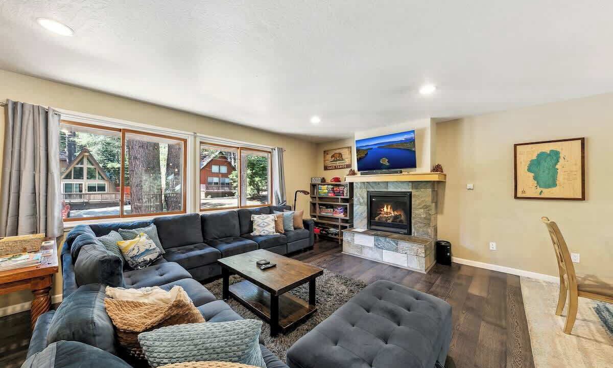 Photo of Livingroom in Tahoe Paradise