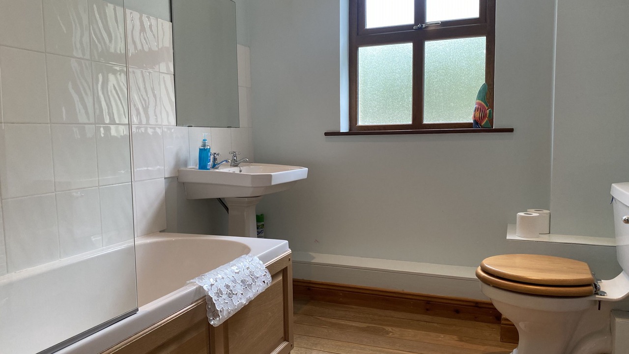 Photo of Bathroom in Recess