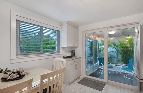 Anna Maria Condo | Cute & cozy getaway at north end of Anna Maria Island. 5-min walk to the beach!