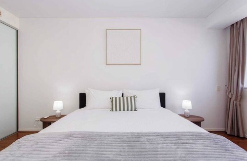 Fremantle Apartment | Portview | 3BR King Beds + Balcony and Communal Pool