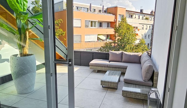 Schöne Dachgeschoss Neubau 80m² Wohnung mit Dachterasse