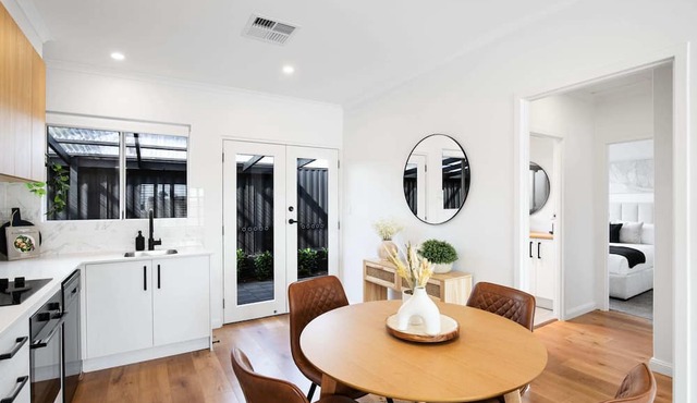 Frankie's Retreat Henley Beach