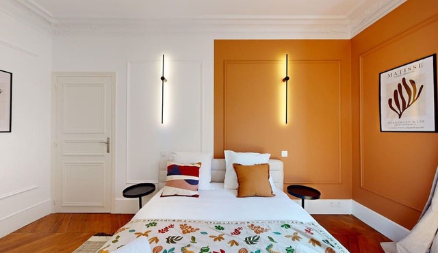 TBS 285 - Elegant and modern apartment in Paris