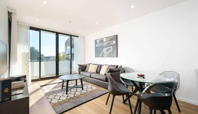 Stylish Urban Apartment Close to Manuka
