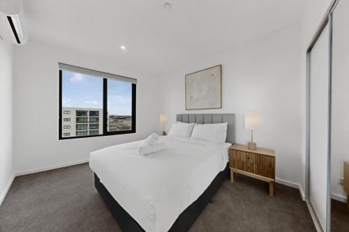 Modern Newly Furnished Apartment with Full Kitchen