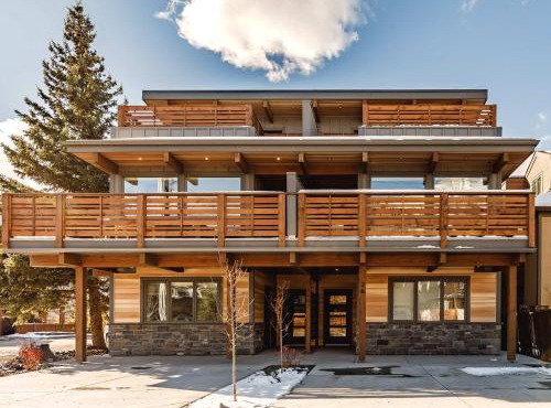 Aurora Lights - Luxe Townhouse Private Hot Tub